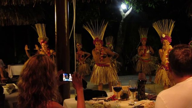 Tahitian dancing MaiTai, Bora Bora