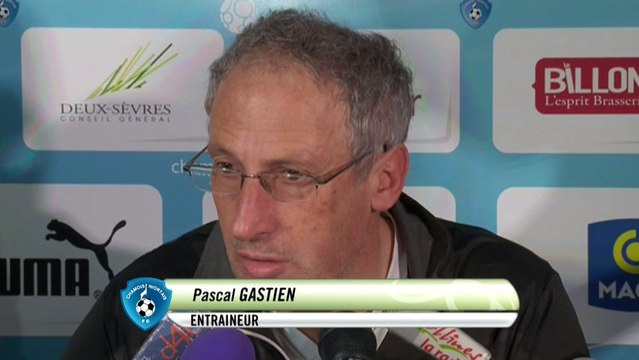 Conférence de presse Chamois Niortais - Tours FC (3-2) : Pascal GASTIEN (NIORT) - Olivier PANTALONI (TOURS) - 2013/2014