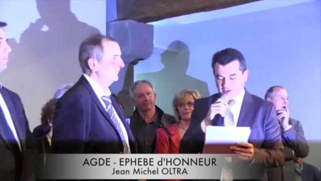 CAP D'AGDE - 2014 - Jean Michel OLTRA reçoit un EPHEBE D'HONNEUR 2014 de la VILLE d'AGDE