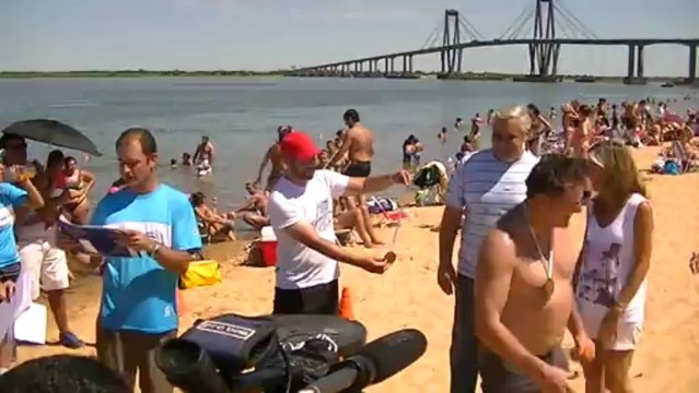 Entrega de Medallas a los Ganadores de Competencia de Natación