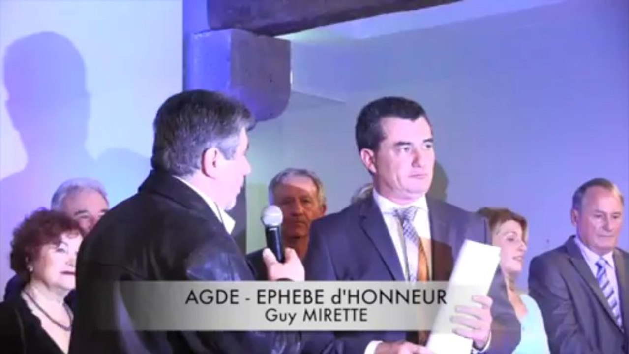 AGDE - 2014 - Guy MIRETE recoit un  EPHEBE D'HONNEUR 2014 de la VILLE d'AGDE