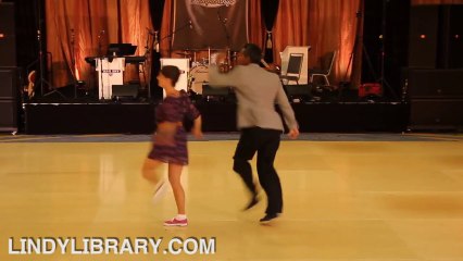 Danse Enorme qui met le smile! Le Lindy Hop!