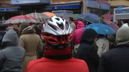 Unas 2.000 personas se manifiestan por las calles de Gamonal (Burgos) tras la asamblea