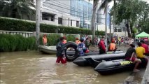 Jakarta sous les eaux: 5 morts, 30.000 réfugiés