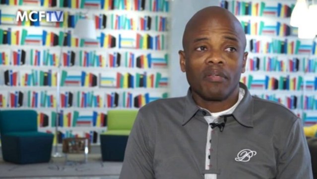 Dely Valdés recuerda los viejos tiempos en La Rosaleda