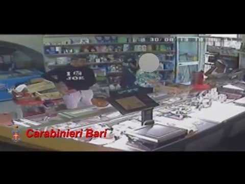Rapina a mano armata ripresa da telecamera a Palo del Colle (Bari)