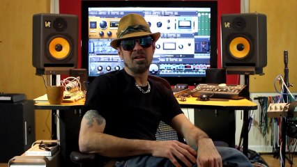 Скачать видео: Mixing In The Box With Pro Tools Verses Mixing On An SSL Console