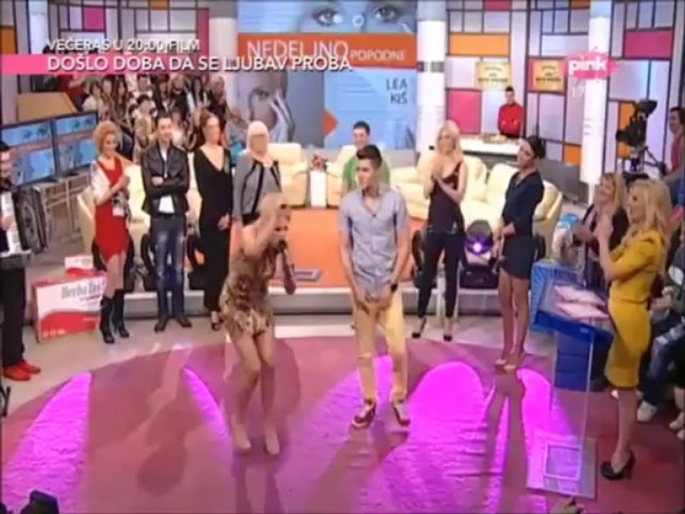 Jelena Jovanovic i Aki - Imitacija  Jelene Golubovic i Cupe - Live - Lea Kis