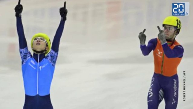 Il perd sa médaille pour deux doigts d'honneur à l'arrivée