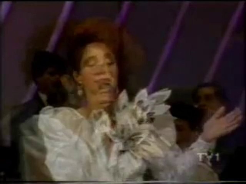 MERAL MANSUROĞLU - SARI GÜLLER