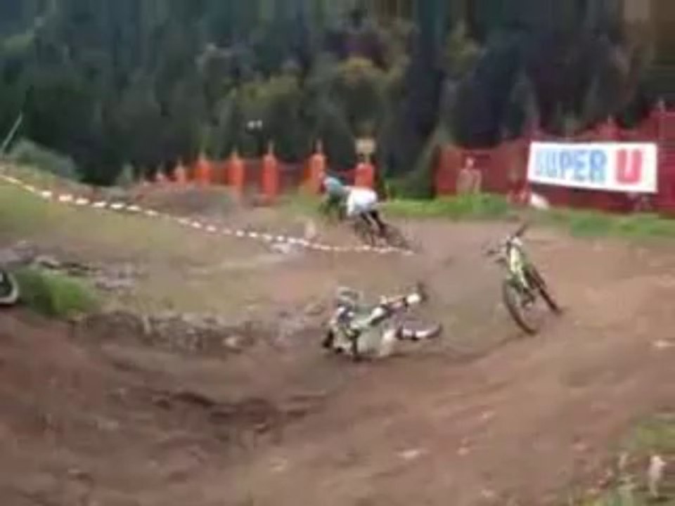 Régis en BMX, scène insolite!!!