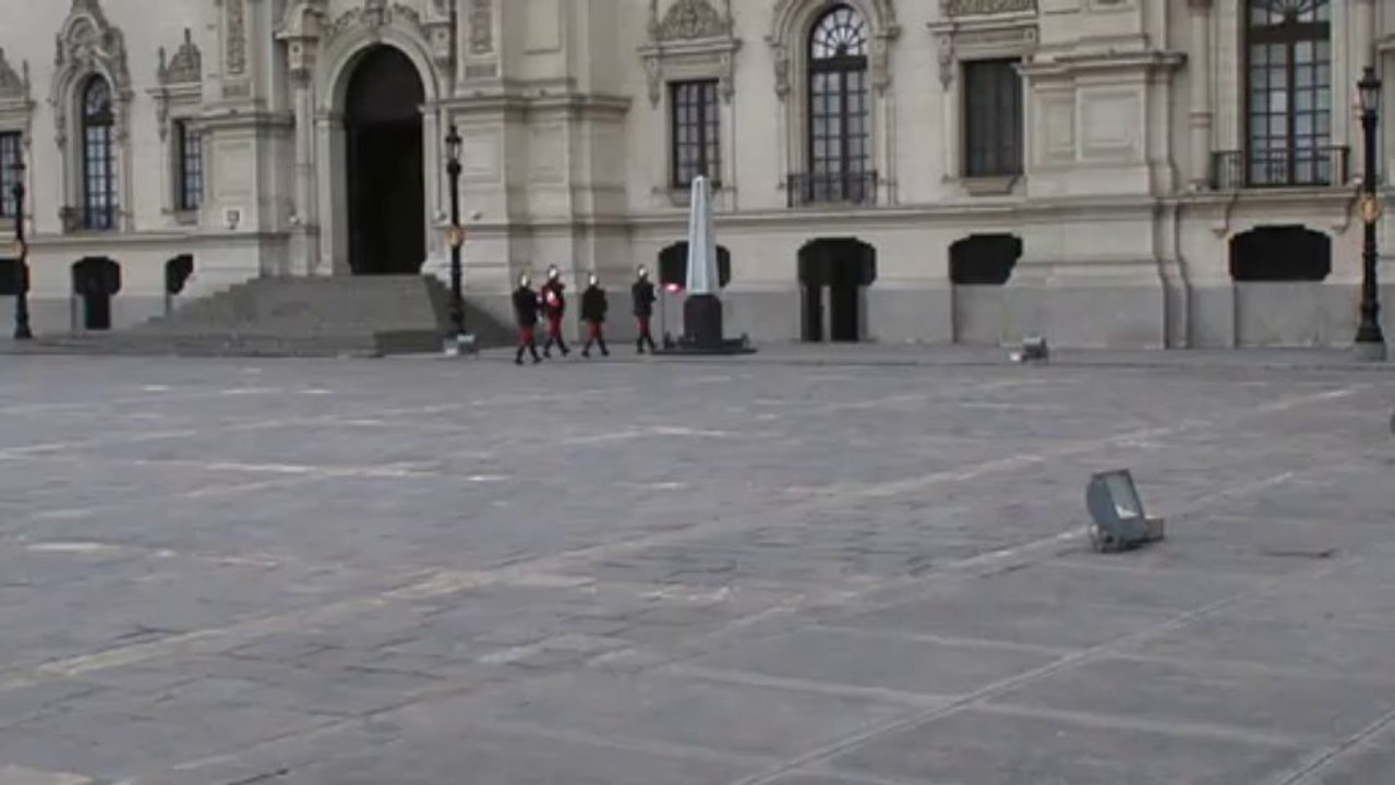 releve de la garde palais du gouverneur lima 2013 (1).