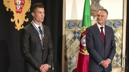 Portugal: Cristiano Ronaldo reçoit les honneurs