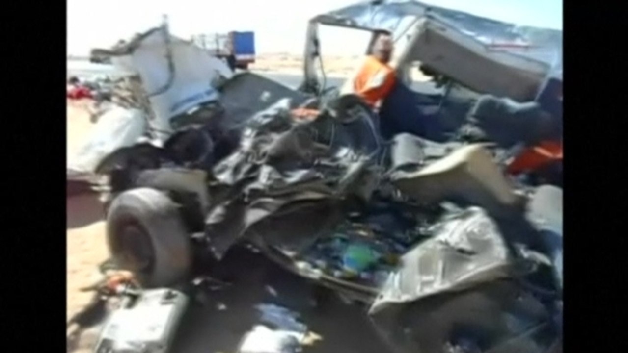 Bus crash kills at least 20 Egyptians, including four children