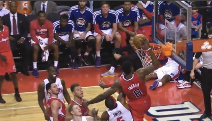 DeAndre Jordan regarde le cercle dans les yeux sur un alley-oop