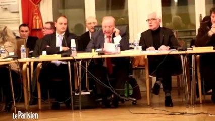 Le maire de Corbeil Jean-Pierre Bechter chahuté en conseil municipal