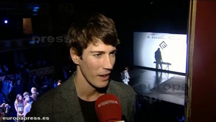 Oriol Elcacho desfila para Emidio Tucci