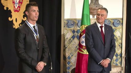 Cristiano Ronaldo condecorado en Portugal