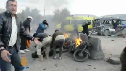 Bombs target vehicles entering Syria