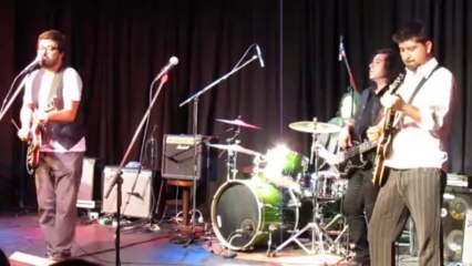 Duelo de guitarras, Christian Orellana & Tomás Gumucio