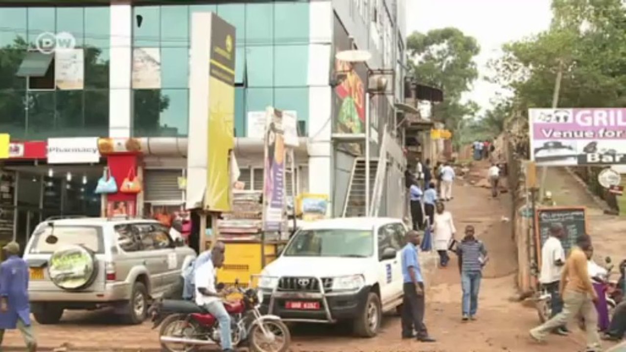 Uganda: Geschäfte machen mit Papiertüten | Global 3000