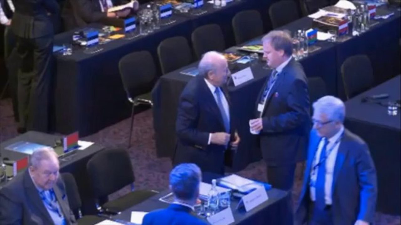 FIFA: Champagne: 'Präsident? Keine Angst vor Blatter!'