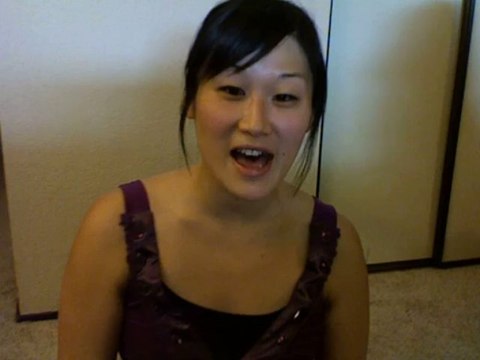 Chinese girl sings Pakistan National Anthem (Qaumi Tarana, قومی ترانہ)