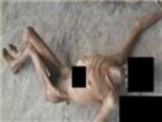 الكشف عن حالات تعذيب بالسجون السورية