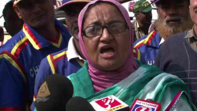 Gunmen kill three polio workers in Karachi