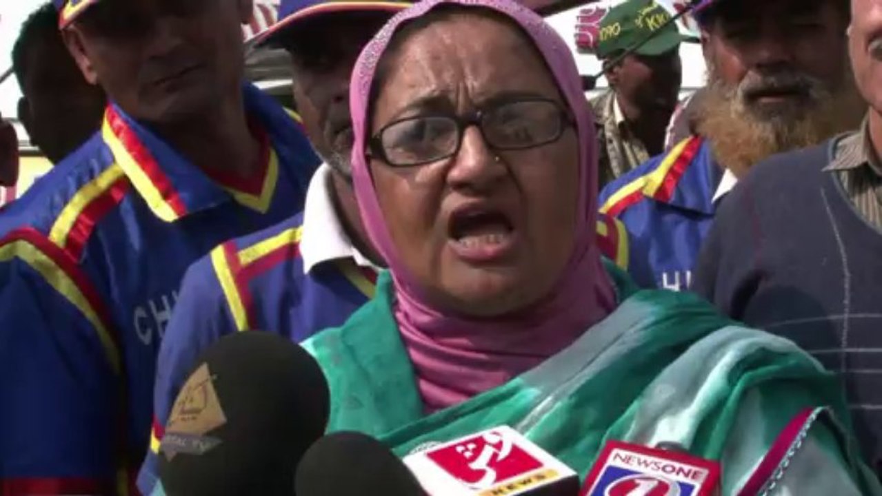 Gunmen kill three polio workers in Karachi