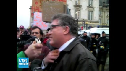 Le préfet propose une table ronde aux agriculteurs