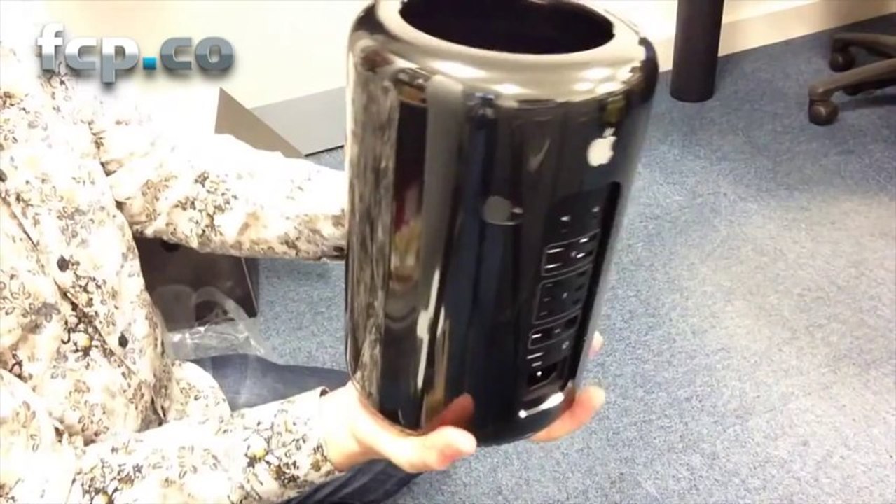 New Mac Pro Unboxing - December 2013