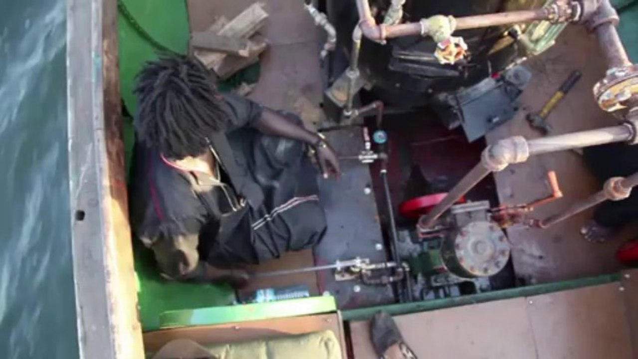 Die 'African Queen' fährt wieder auf dem Nil