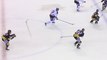 Hockey sur glace : il renvoie la crosse à son coéquipier qui l'avait perdu en lui faisant une passe!