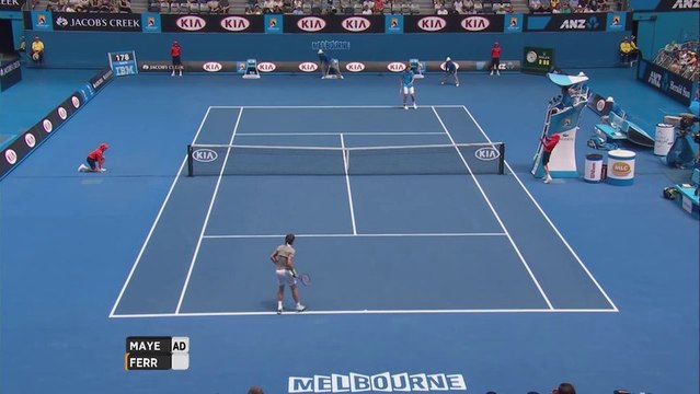 Un ramasseur de balle se prend la balle dans la tête. Violent!