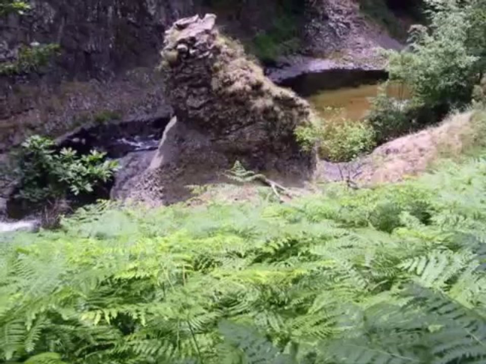 La Cascade du Ray Pic (Tourisme en Ardèche | Franceguidetour.com)