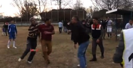 Manisa'da Futbolcuları Süpürge Sapıyla Dövdüler