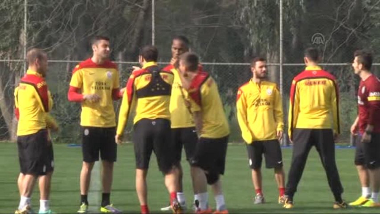 Selçuk İnan: Fenerbahçe'yle Poz Atışmamız Komik ve Eğlenceli