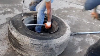 Yedek Lastiğin İçerisinde 3 Bin Kaçak Cep Telefonu