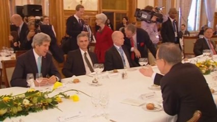 Diplomats take lunch break during Syria talks