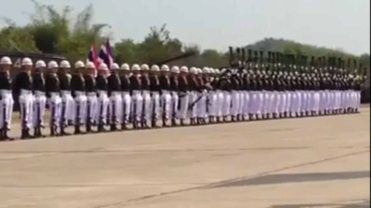 Now That’s A Precise Military Movement