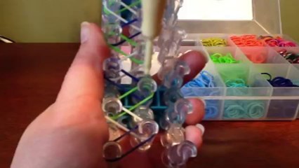 A very simple rainbow loom bracelet tutorial