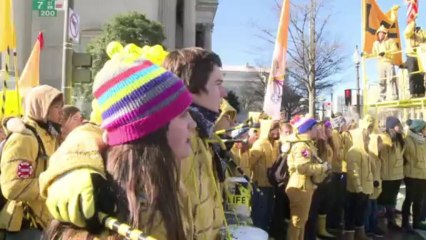 Anti-abortion activists march in DC in frigid weather