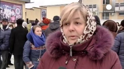 Madres de soldados ucranianos bloquean los barracones para que sus hijos no sean enviados a Kiev