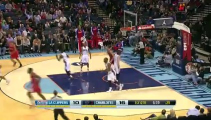 Clippers at Bobcats - January 22, 2014 - Griffin Dunk