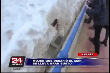 VIDEO: chica no pensó que esto le pasaría por burlarse de las olas del mar