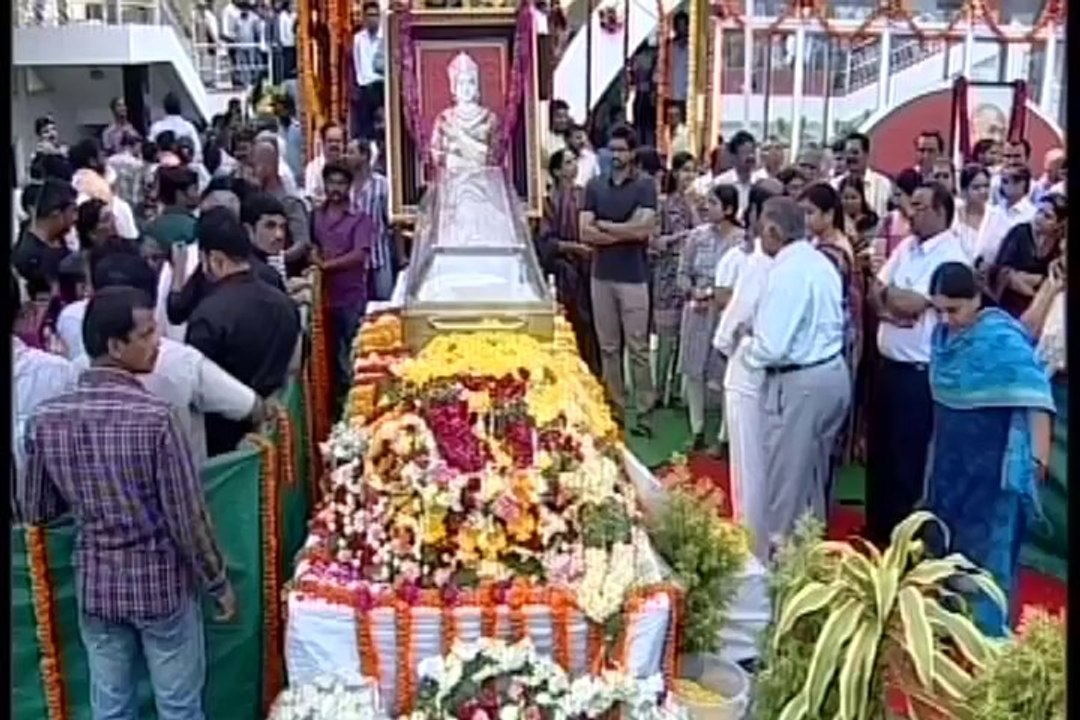 Krishan, sunil and celbs : ANR condolence