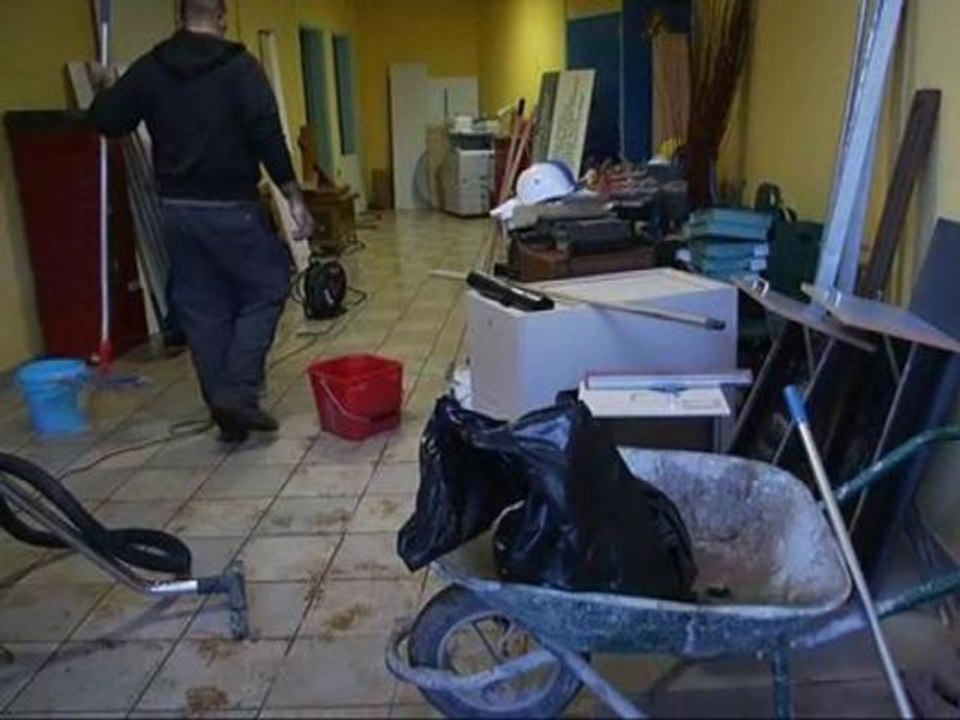 Intempéries dans le Var: un lycée dévasté par les inondations - 23/01