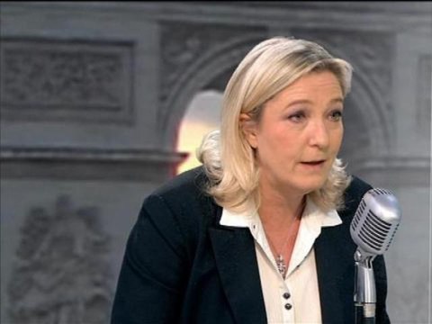 Marine Le Pen: François Hollande est un outil entre les mains de l'Union Européenne - 23/01