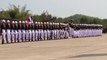 Une parade militaire synchronisée (Effet Domino)